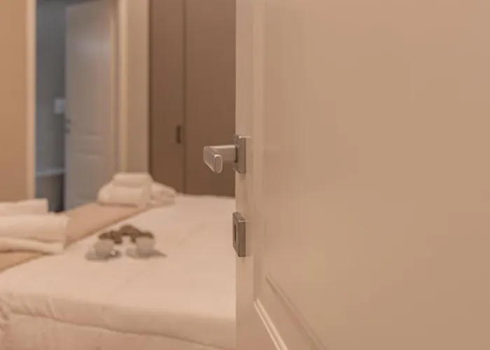 Luna Fashion Steps - Near Vannucci شقة