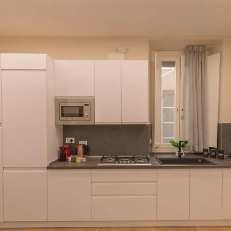 Luna Fashion Steps - Near Vannucci Perugia