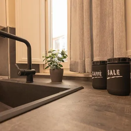 Apartment Luna Fashion Steps - Near Vannucci