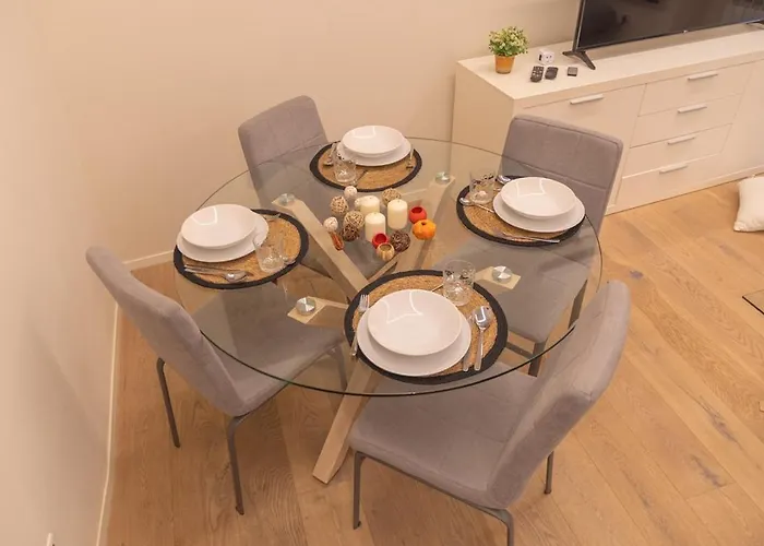 Luna Fashion Steps - Near Vannucci