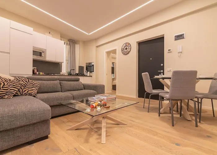 Luna Fashion Steps - Near Vannucci Appartement