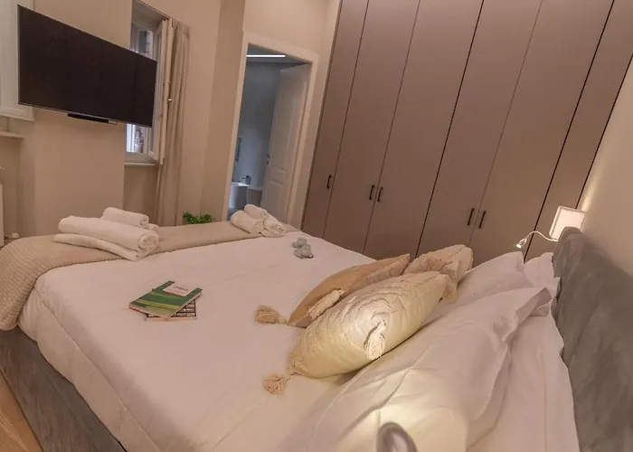 Luna Fashion Steps - Near Vannucci Appartement